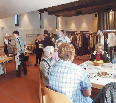Baselbieter Trachten stehen zum Verkauf
